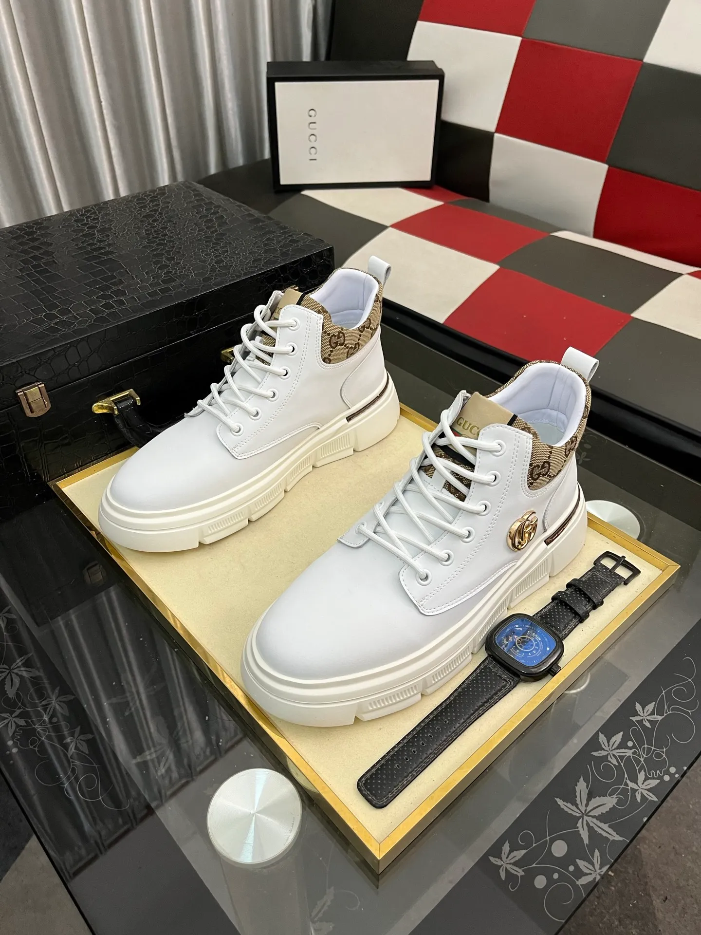 Men's shoes💰440⌚️⌚️[GUCCI] Gucci men's casual shoes are absolutely popular🔥The ultimate matching item for trendy men! The charm of super texture is irresistible, the main recommendation, the flower leather color is bright! The upper is made of high-quality cowhide + breathable fabric, sheepskin feet, wear-resistant rubber sole, noble and elegant! Extremely comfortable🎁🎁You can be as handsome as you want💪 38-442️⃣colors available
